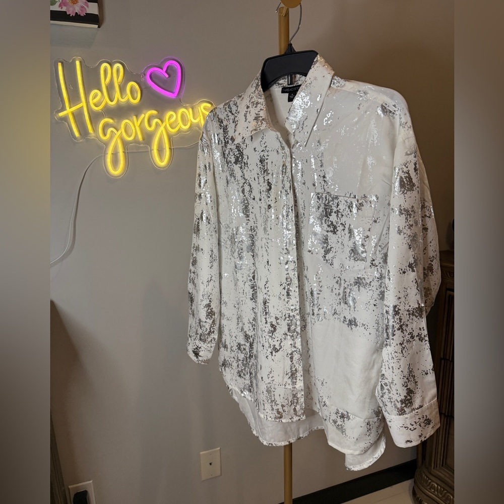 Thread Story Silver and white Blouse - Picture 3 of 10